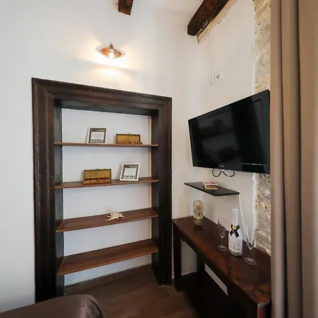 Πανσιόν Luxury Contessa Vitali 4*