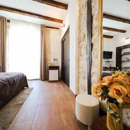 Πανσιόν Luxury Contessa Vitali