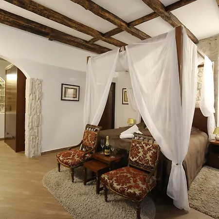 Luxury Contessa Vitali Affittacamere 4*