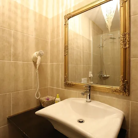 Πανσιόν Luxury Contessa Vitali 4*