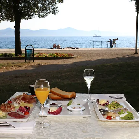 Πανσιόν Luxury Contessa Vitali 4*