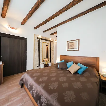Luxury Contessa Vitali